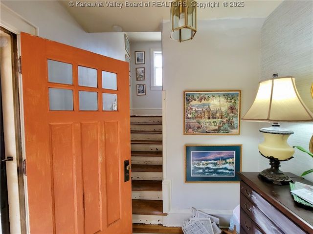 873 Chester Road, Charleston, WV 25302