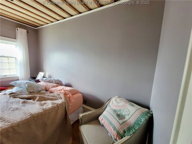 873 Chester Road, Charleston, WV 25302