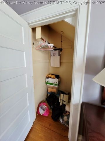 873 Chester Road, Charleston, WV 25302