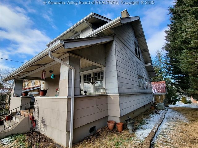 873 Chester Road, Charleston, WV 25302