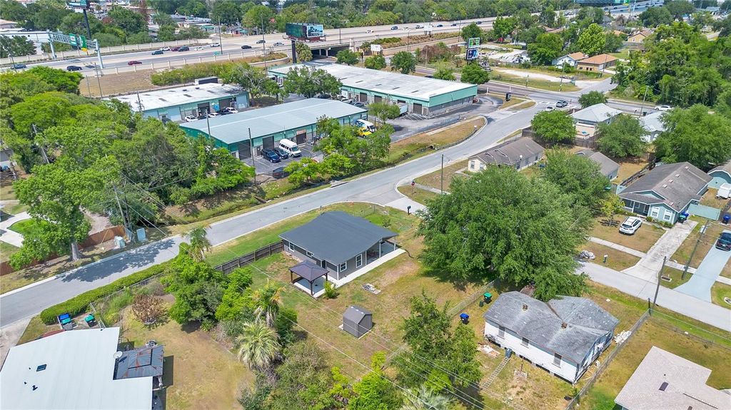 Image 25 of property listing at 334 MANDRAKE STREET, Orlando, FL 32811