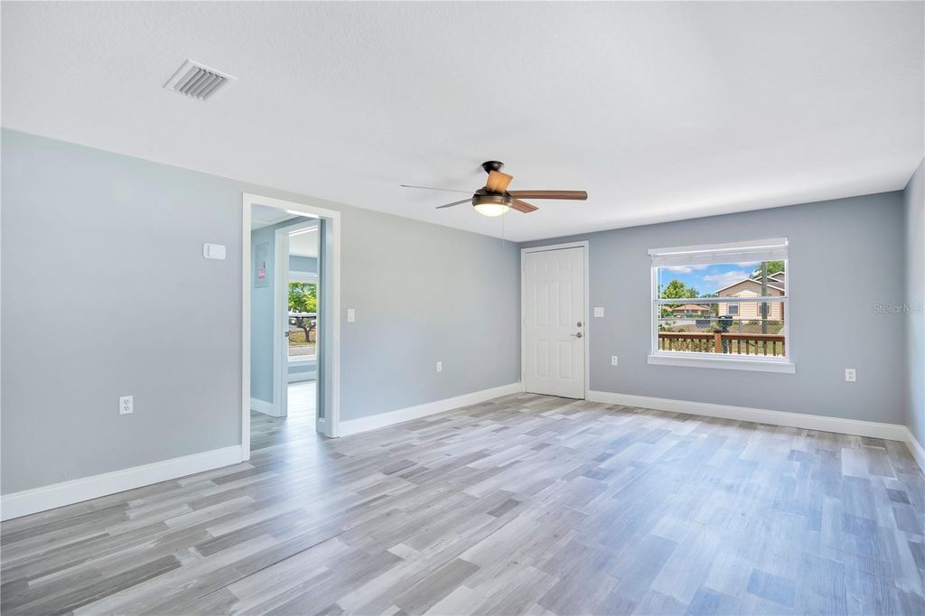 Image 4 of property listing at 334 MANDRAKE STREET, Orlando, FL 32811