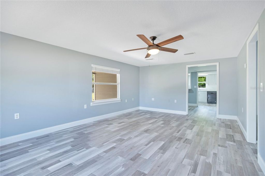 Image 5 of property listing at 334 MANDRAKE STREET, Orlando, FL 32811