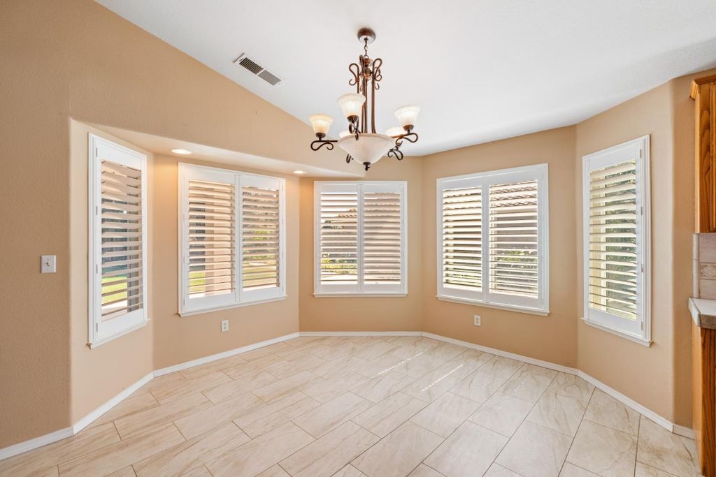 Image 15 of property listing at 43 East Loop, Madera, CA 93637