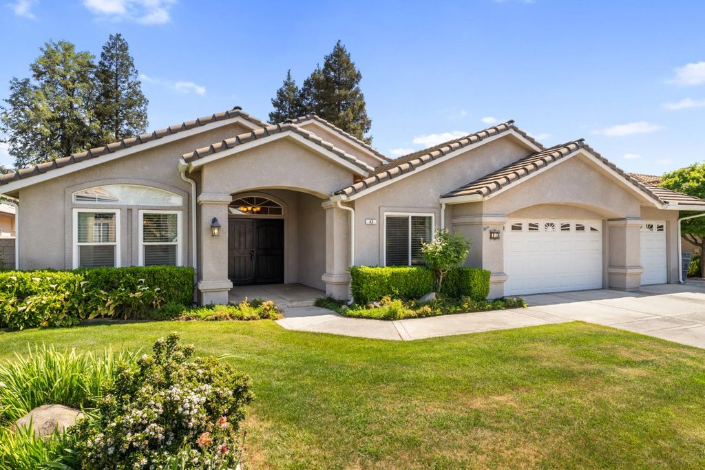 Image 4 of property listing at 43 East Loop, Madera, CA 93637