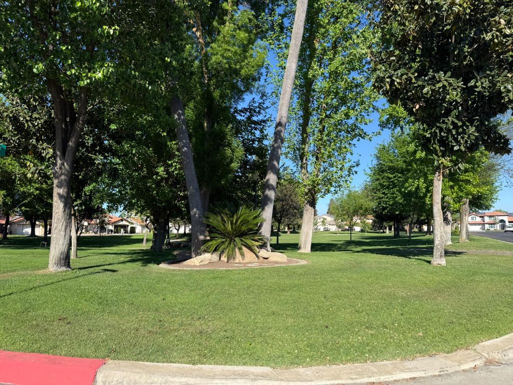 Image 47 of property listing at 43 East Loop, Madera, CA 93637