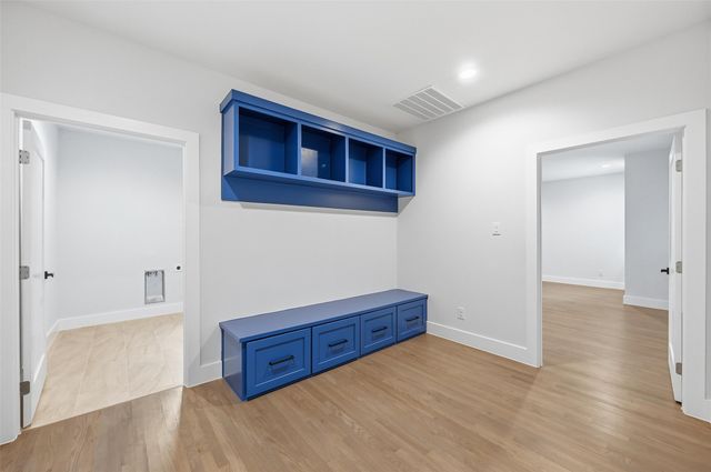 326 Willow Creek Lane, Ovilla, TX 75154