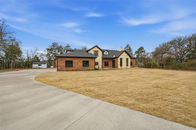 326 Willow Creek Lane, Ovilla, TX 75154