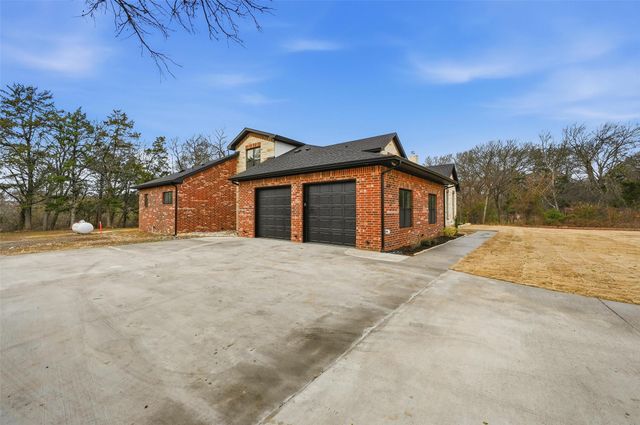 326 Willow Creek Lane, Ovilla, TX 75154