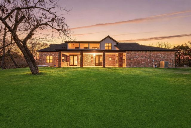 326 Willow Creek Lane, Ovilla, TX 75154