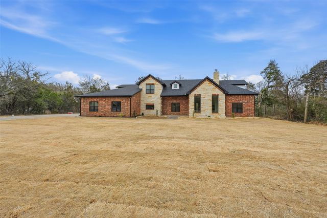 326 Willow Creek Lane, Ovilla, TX 75154