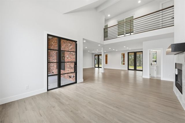 326 Willow Creek Lane, Ovilla, TX 75154