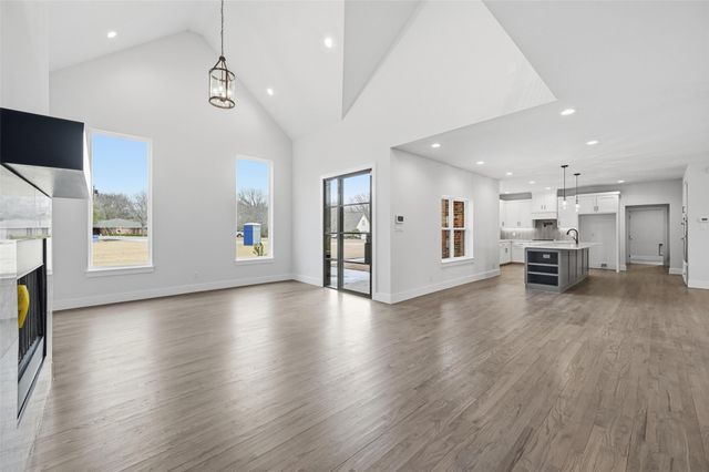 326 Willow Creek Lane, Ovilla, TX 75154