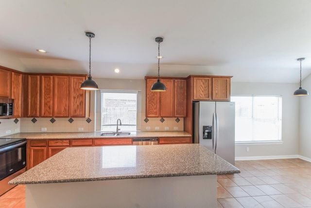 5705 Emerald Brook Lane, League City, TX 77573