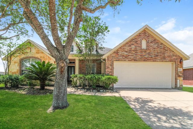 5705 Emerald Brook Lane, League City, TX 77573