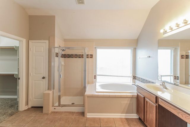 5705 Emerald Brook Lane, League City, TX 77573