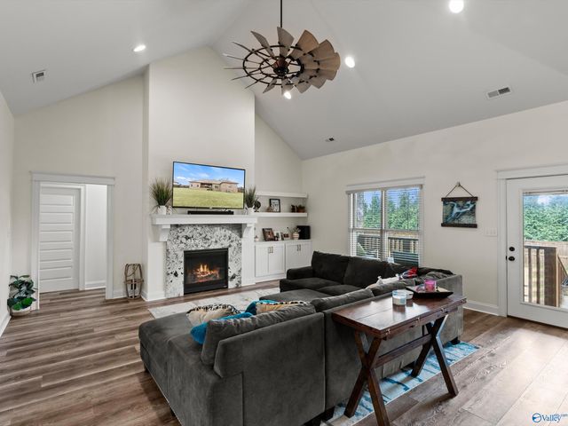 103 Natures Way, Guntersville, AL 35976