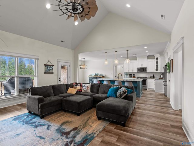 103 Natures Way, Guntersville, AL 35976