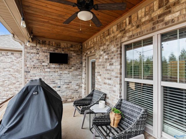 103 Natures Way, Guntersville, AL 35976