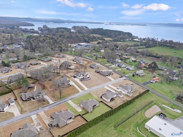 103 Natures Way, Guntersville, AL 35976