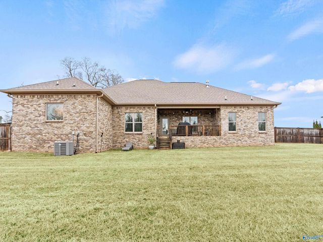 103 Natures Way, Guntersville, AL 35976