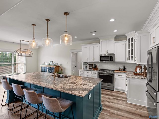 103 Natures Way, Guntersville, AL 35976