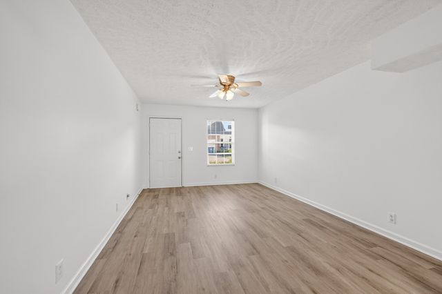 4828 Chelanie Cir, Murfreesboro, TN 37129
