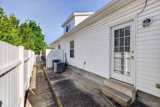 4828 Chelanie Cir, Murfreesboro, TN 37129