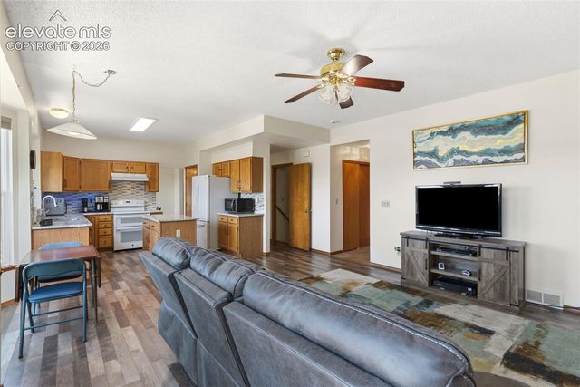 1547 Chesham Circle, Colorado Springs, CO 80907