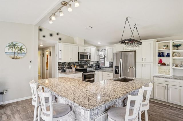 1652 W SCHWARTZ BOULEVARD, The Villages, FL 32159