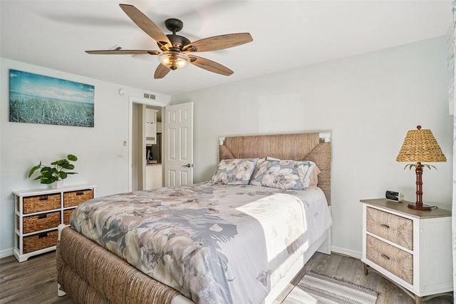 1652 W SCHWARTZ BOULEVARD, The Villages, FL 32159