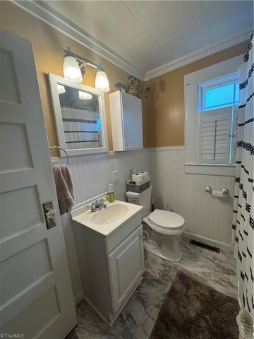 816 W Haymore Street, Mount Airy, NC 27030