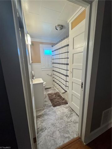 816 W Haymore Street, Mount Airy, NC 27030