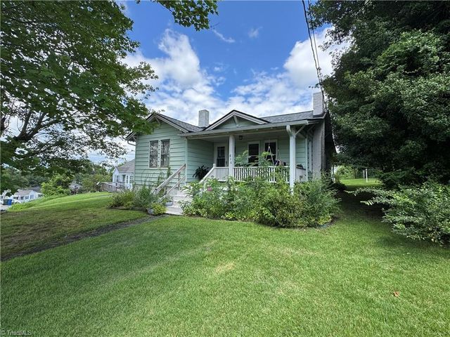 816 W Haymore Street, Mount Airy, NC 27030