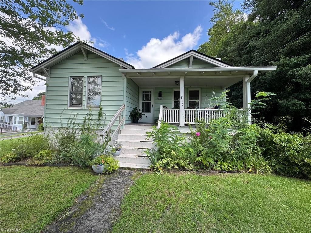 816 W Haymore Street, Mount Airy, NC 27030