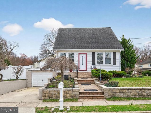 152 E 7TH ST, Burlington, NJ 08016