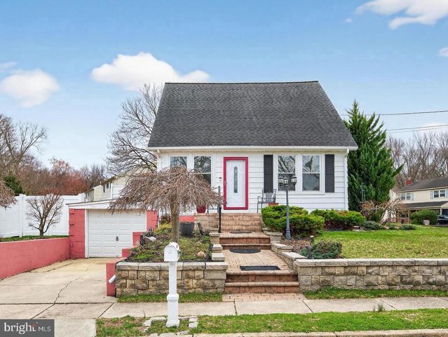 152 E 7TH ST, Burlington, NJ 08016