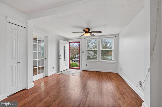 152 E 7TH ST, Burlington, NJ 08016