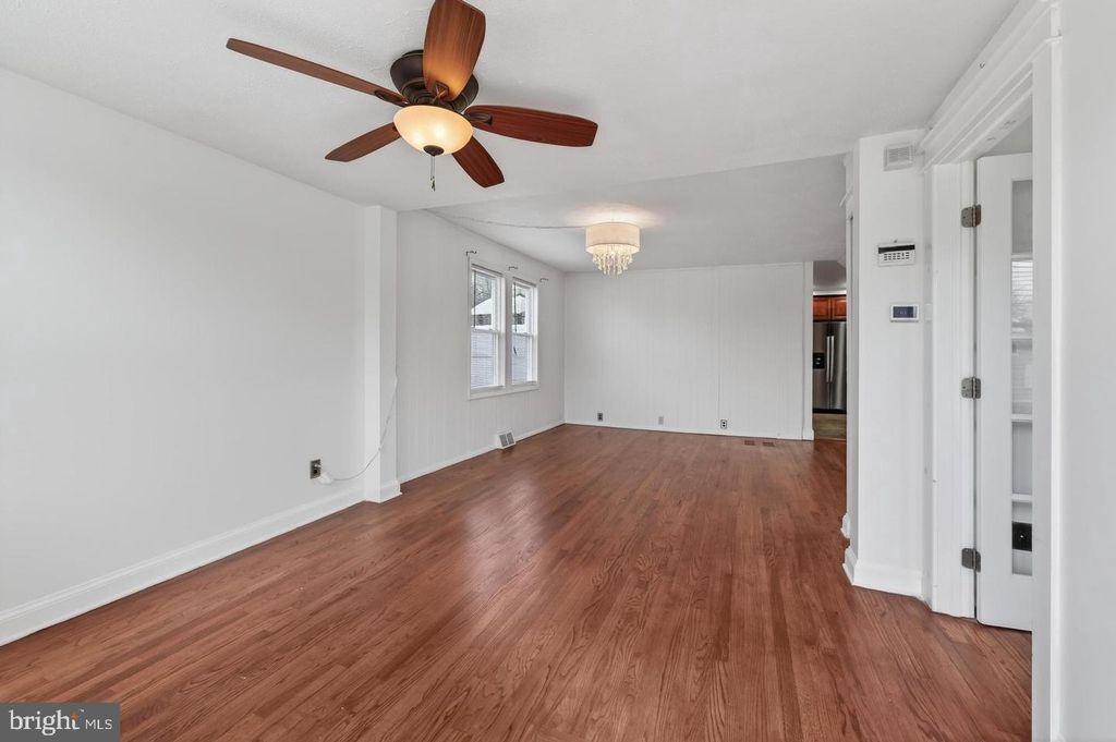 152 E 7TH ST, BURLINGTON, NJ 08016 — photo 3