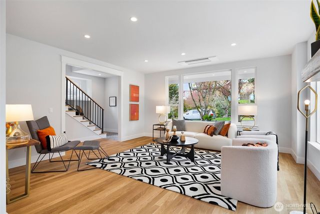2511 2nd Avenue W, Seattle, WA 98119