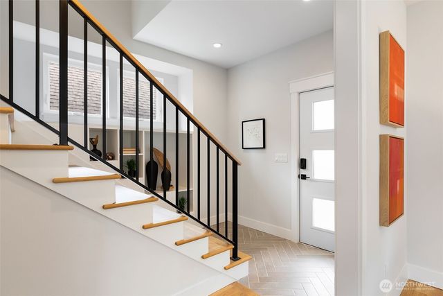 2511 2nd Avenue W, Seattle, WA 98119
