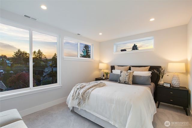 2511 2nd Avenue W, Seattle, WA 98119