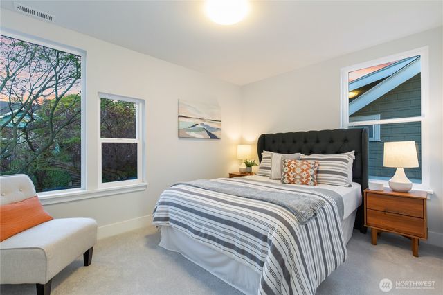 2511 2nd Avenue W, Seattle, WA 98119
