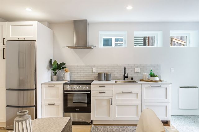 2511 2nd Avenue W, Seattle, WA 98119