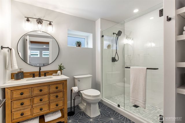 2511 2nd Avenue W, Seattle, WA 98119