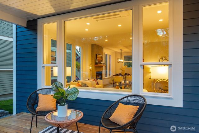 2511 2nd Avenue W, Seattle, WA 98119