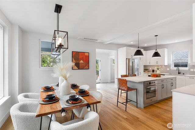 2511 2nd Avenue W, Seattle, WA 98119