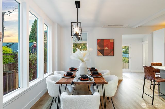 2511 2nd Avenue W, Seattle, WA 98119