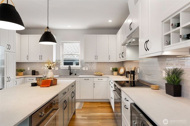 2511 2nd Avenue W, Seattle, WA 98119