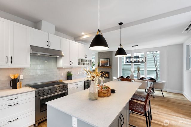 2511 2nd Avenue W, Seattle, WA 98119